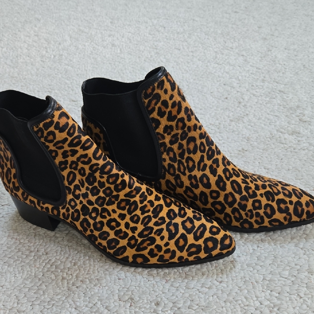 Donald Pliner Calfskin Boots. NWT!